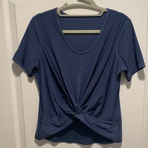 Lululemon t-shirt with twist